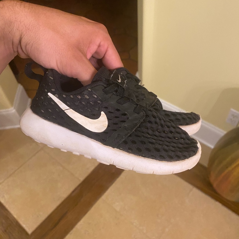 Nike Roshe One Flight Weight Black/White TD Sz 10c Used